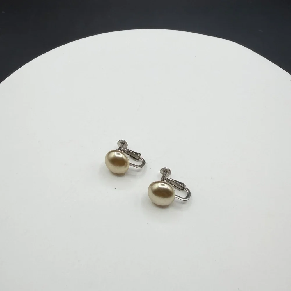 Faux Pearl Screw Back Earrings Champagne Cream Silver Tone Classic Costume Pair